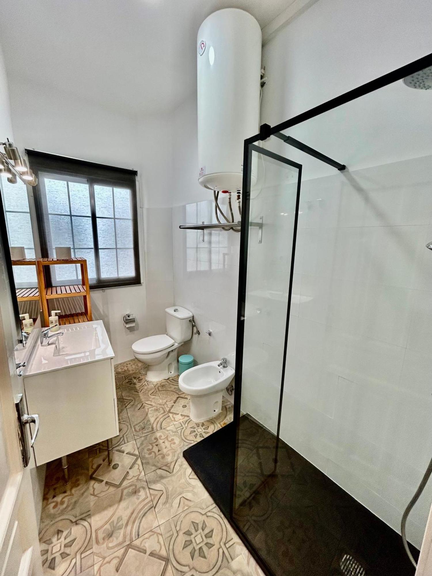 Acogedor Apt 8Pax 4Bdr 2Bth - Cozyhomesevilla1 Exterior photo