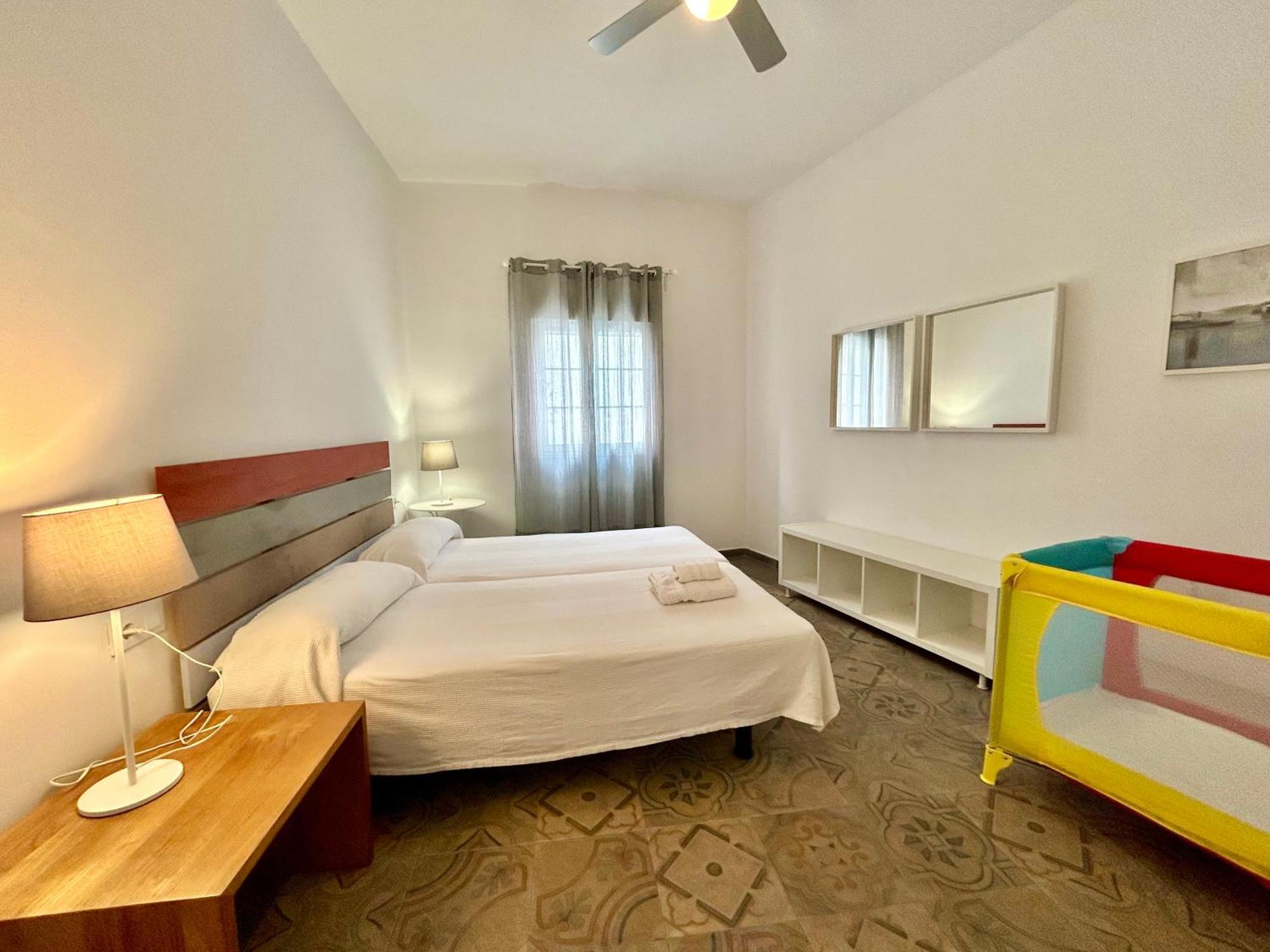 Acogedor Apt 8Pax 4Bdr 2Bth - Cozyhomesevilla1 Exterior photo