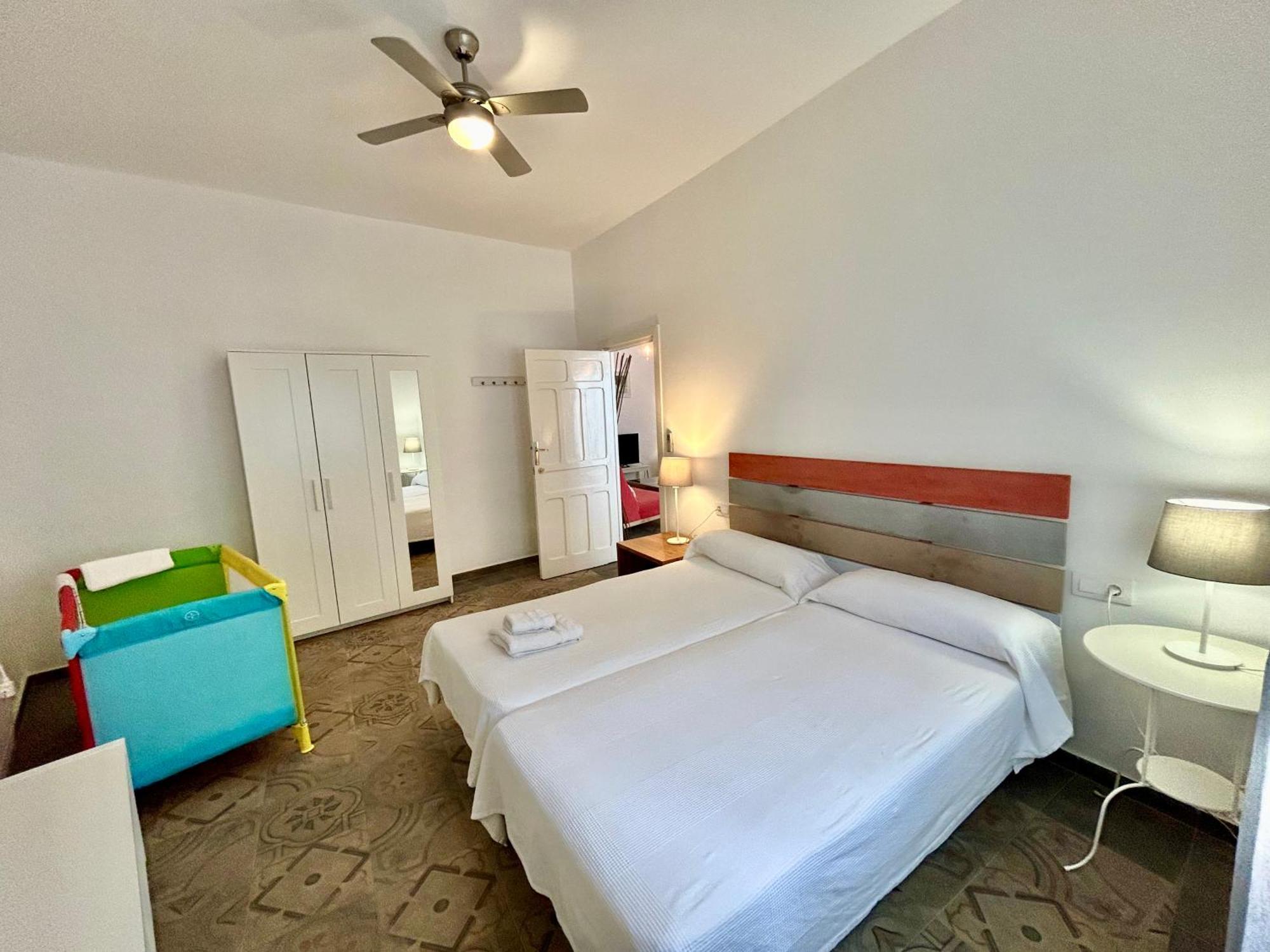 Acogedor Apt 8Pax 4Bdr 2Bth - Cozyhomesevilla1 Exterior photo